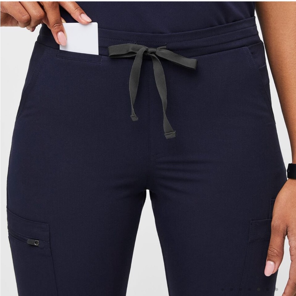 Figs Yola Skinny Scrub Pants - Picture 2 of 8